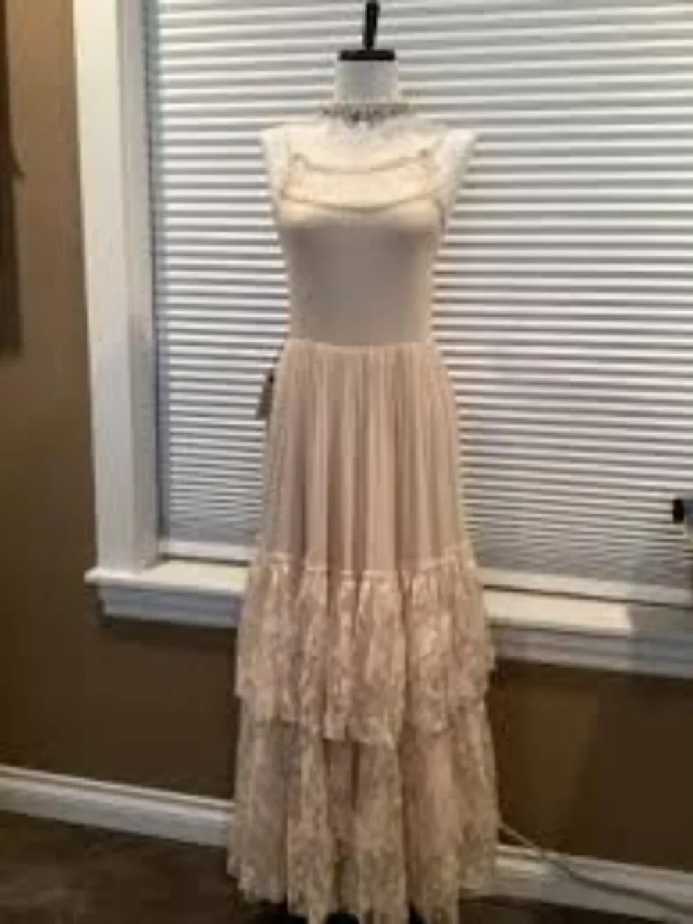 Joyfolie Mia Joy Catrin Boho Lace Tiered Maxi Chiffon Dress Blush sz 12 EUC